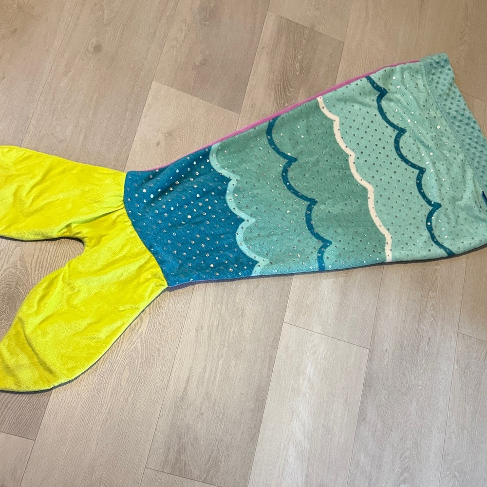 Mermaid Tail Blanket in Blue and Yellow